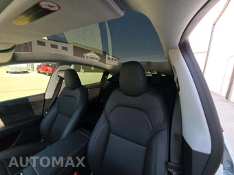 2026 Tesla Model Y Standard - miniatura 11