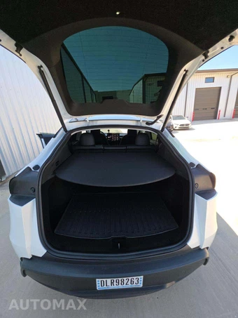 2026 Tesla Model Y Standard - miniatura 14