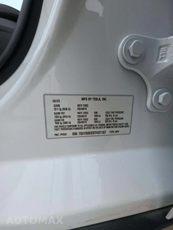2026 Tesla Model Y Standard - miniatura 5