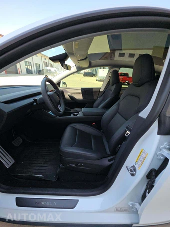 2026 Tesla Model Y Standard - miniatura 6