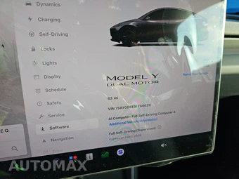 2026 Tesla Model Y Standard - miniatura 12