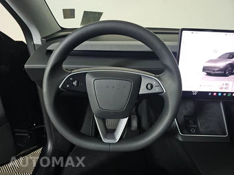 2026 Tesla Model Y Standard – miniatura 10