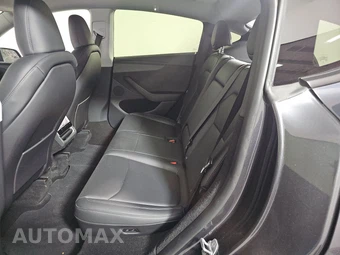 2026 Tesla Model Y Standard – miniatura 13