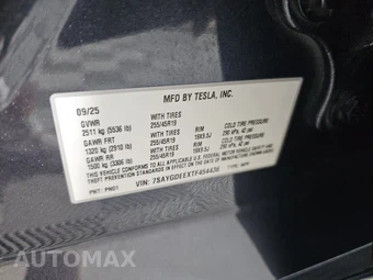 2026 Tesla Model Y Standard – miniatura 14