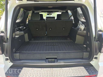 2026 Toyota 4Runner i-FORCE MAX Platinum - miniatura 11