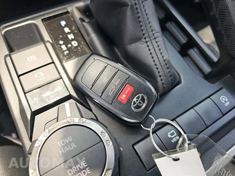 2026 Toyota 4Runner Limited - miniatura 8