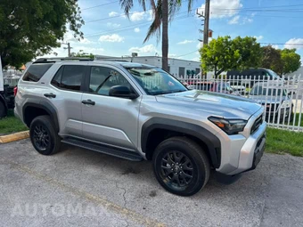 2026 Toyota 4Runner SR5 - miniatura 3