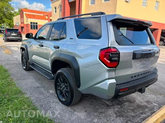 2026 Toyota 4Runner SR5 - miniatura 7