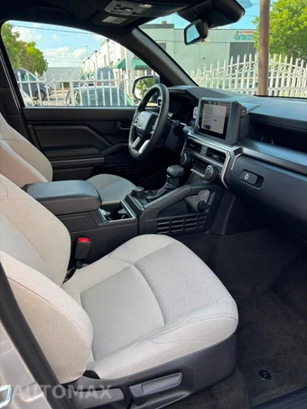2026 Toyota 4Runner SR5 - miniatura 9