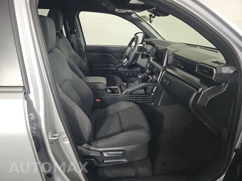 2026 Toyota 4Runner SR5 - miniatura 8