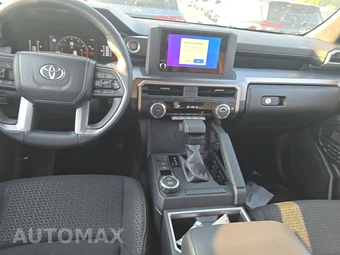 2026 Toyota 4Runner SR5 - miniatura 11