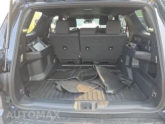 2026 Toyota 4Runner SR5 - miniatura 22