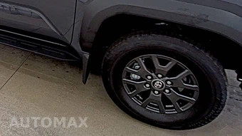 2026 Toyota 4Runner SR5 - miniatura 8