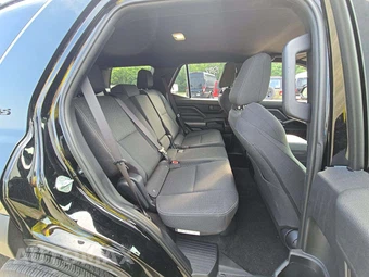 2026 Toyota 4Runner SR5 - miniatura 14