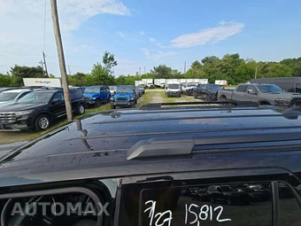 2026 Toyota 4Runner SR5 - miniatura 9