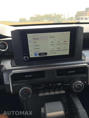 2026 Toyota 4Runner SR5 - miniatura 7