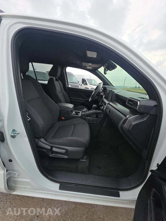 2026 Toyota 4Runner SR5 - miniatura 15