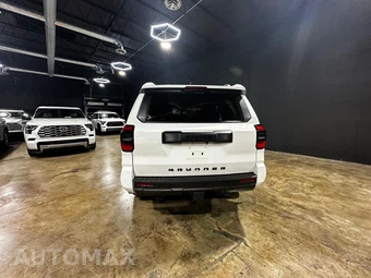 2026 Toyota 4Runner SR5 - miniatura 2