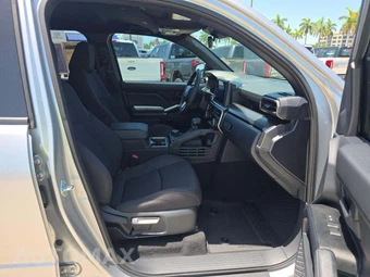 2026 Toyota 4Runner SR5 - miniatura 15