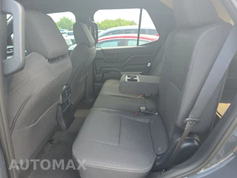 2026 Toyota 4Runner SR5 - miniatura 13