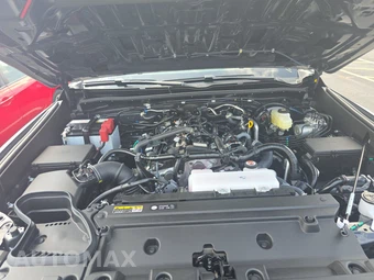 2026 Toyota 4Runner SR5 - miniatura 15