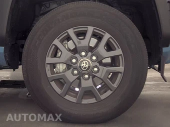 2026 Toyota 4Runner SR5 - miniatura 10