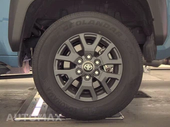 2026 Toyota 4Runner SR5 - miniatura 12