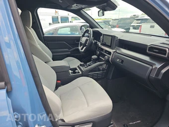 2026 Toyota 4Runner SR5 - miniatura 14