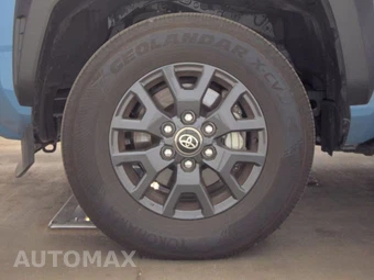 2026 Toyota 4Runner SR5 - miniatura 9