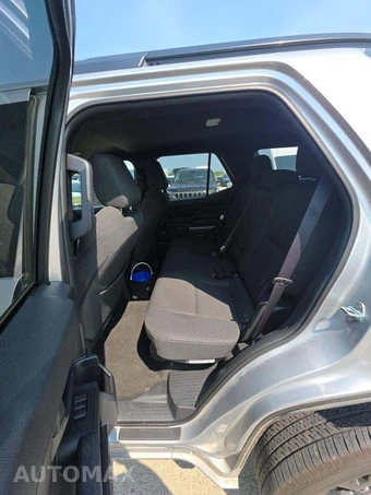 2026 Toyota 4Runner SR5 - miniatura 10