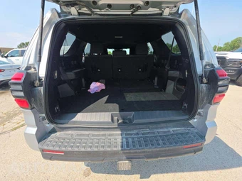 2026 Toyota 4Runner SR5 - miniatura 11