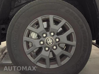 2026 Toyota 4Runner SR5 - miniatura 10