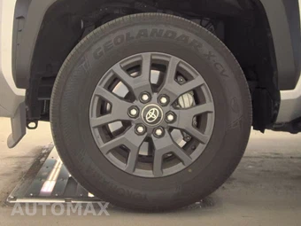 2026 Toyota 4Runner SR5 - miniatura 9