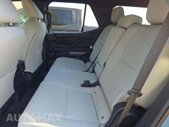 2026 Toyota 4Runner SR5 - miniatura 13