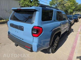 2026 Toyota 4Runner SR5 - miniatura 3