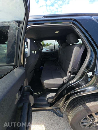 2026 Toyota 4Runner SR5 - miniatura 10