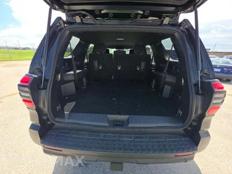 2026 Toyota 4Runner SR5 - miniatura 12