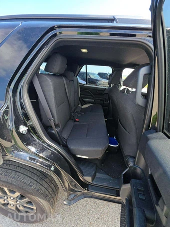 2026 Toyota 4Runner SR5 - miniatura 14