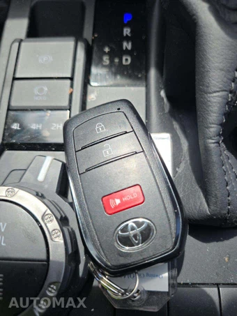 2026 Toyota 4Runner SR5 - miniatura 5