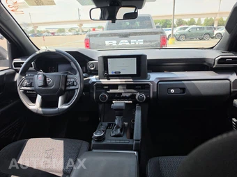 2026 Toyota 4Runner SR5 - miniatura 11