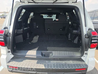 2026 Toyota 4Runner SR5 - miniatura 17