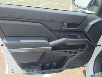 2026 Toyota 4Runner SR5 - miniatura 9