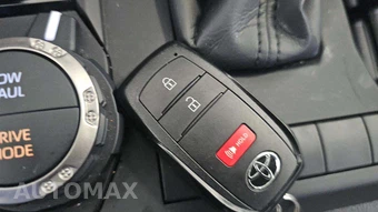 2026 Toyota 4Runner SR5 - miniatura 19