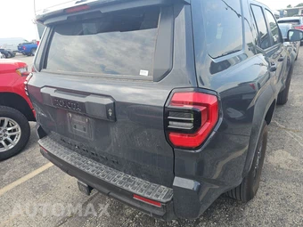 2026 Toyota 4Runner SR5 - miniatura 4