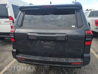 2026 Toyota 4Runner SR5 - miniatura 5