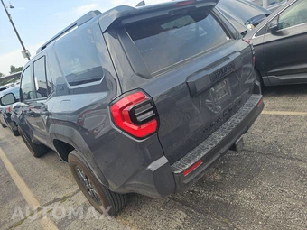 2026 Toyota 4Runner SR5 - miniatura 6
