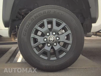 2026 Toyota 4Runner SR5 - miniatura 12
