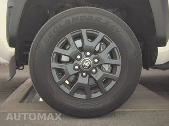 2026 Toyota 4Runner SR5 - miniatura 9