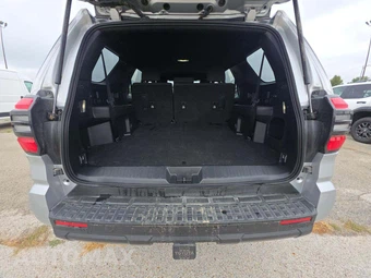 2026 Toyota 4Runner SR5 - miniatura 11