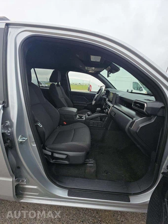 2026 Toyota 4Runner SR5 - miniatura 15